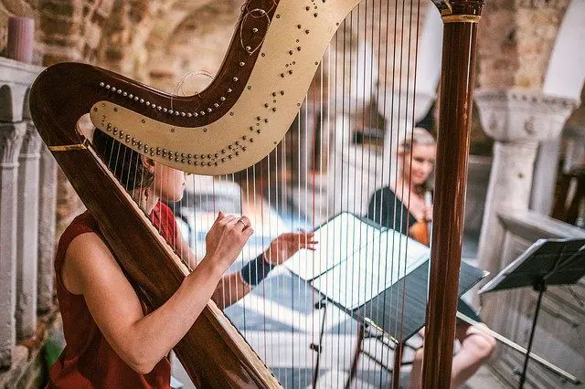 Choosing your wedding harp music