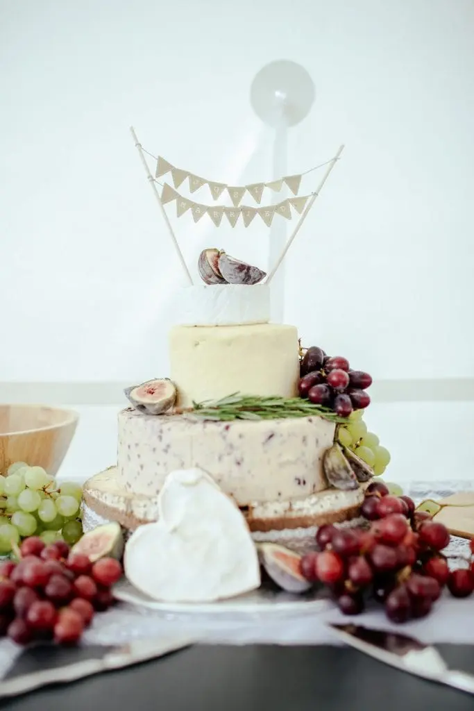 Non-Conventional Wedding Cake Ideas - cheese cake
