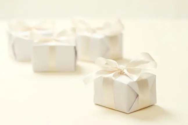 Wedding Details Every Couple Forgets - favours