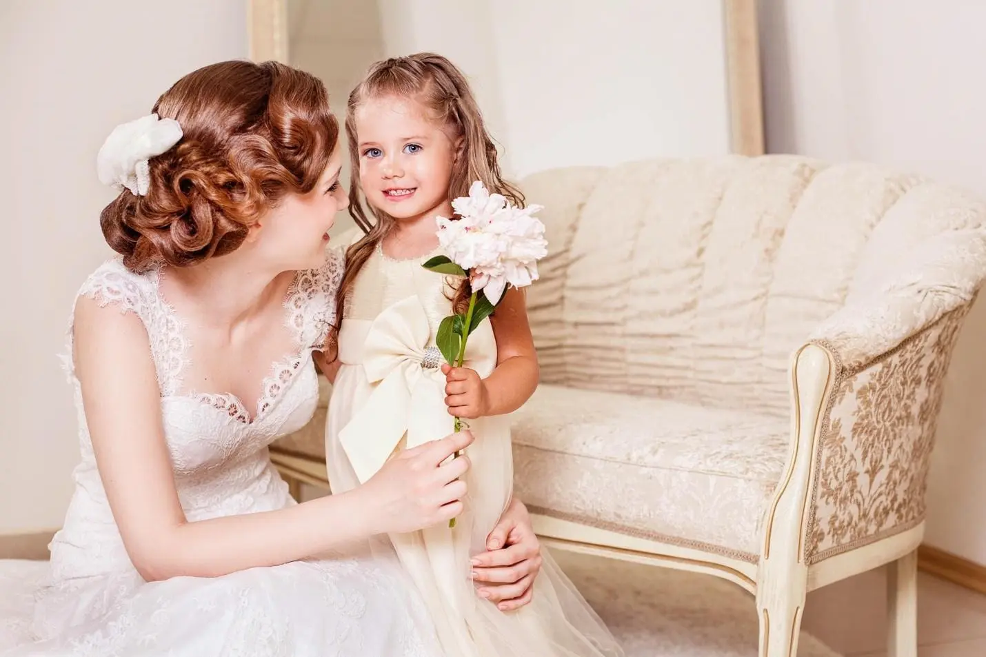 Wedding Guide - What to Give the Flower Girl at Your Wedding