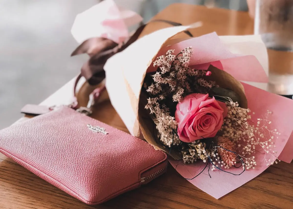 Accessorizing On Your Wedding Day clutch bag