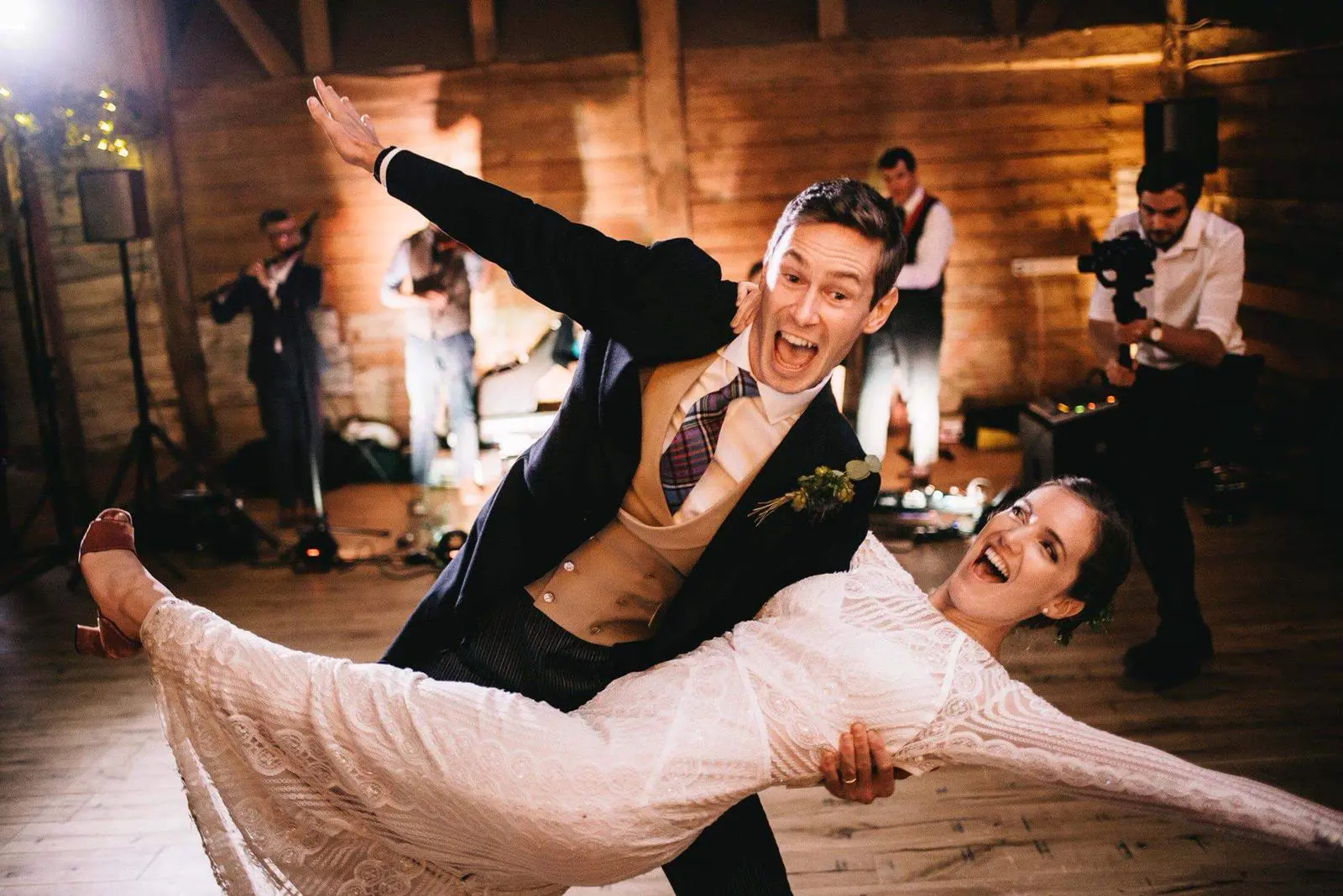 Wedding Guide - Is it possible to perform a first dance on our wedding day if we have two left feet?