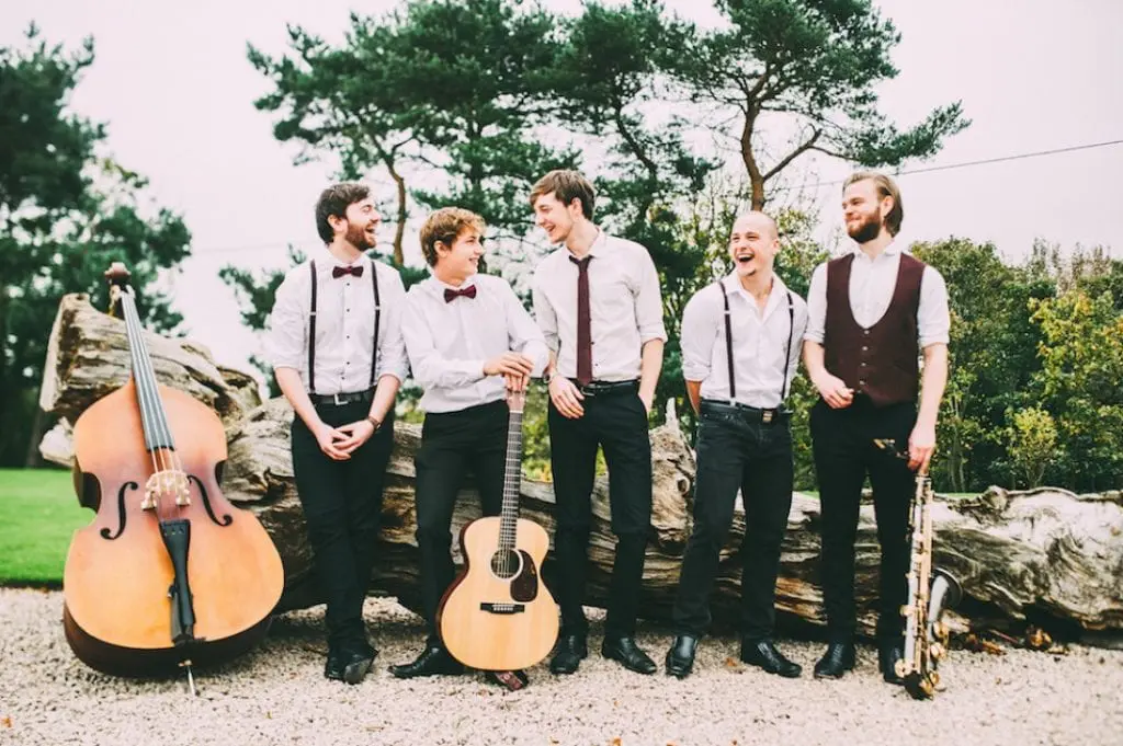 Summery Styles of Daytime Wedding Entertainment band