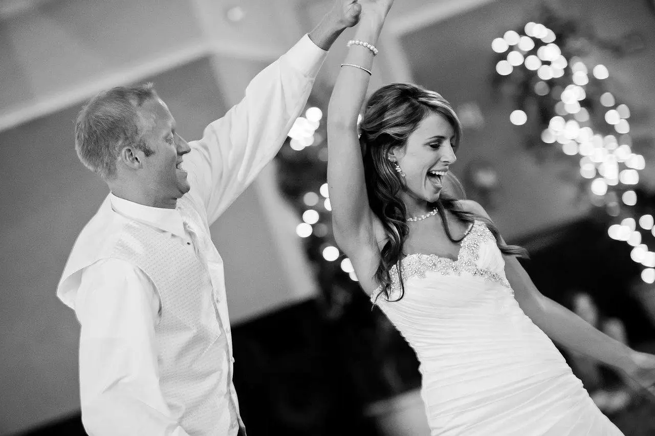 hiring a wedding band - first dance