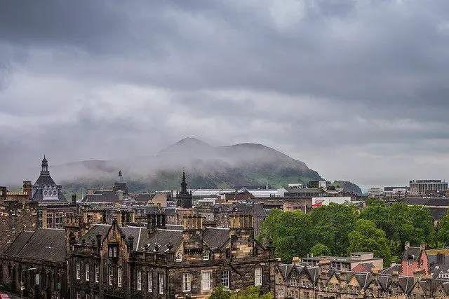 Perfect UK Mini-Moon Destinations Edinburgh 