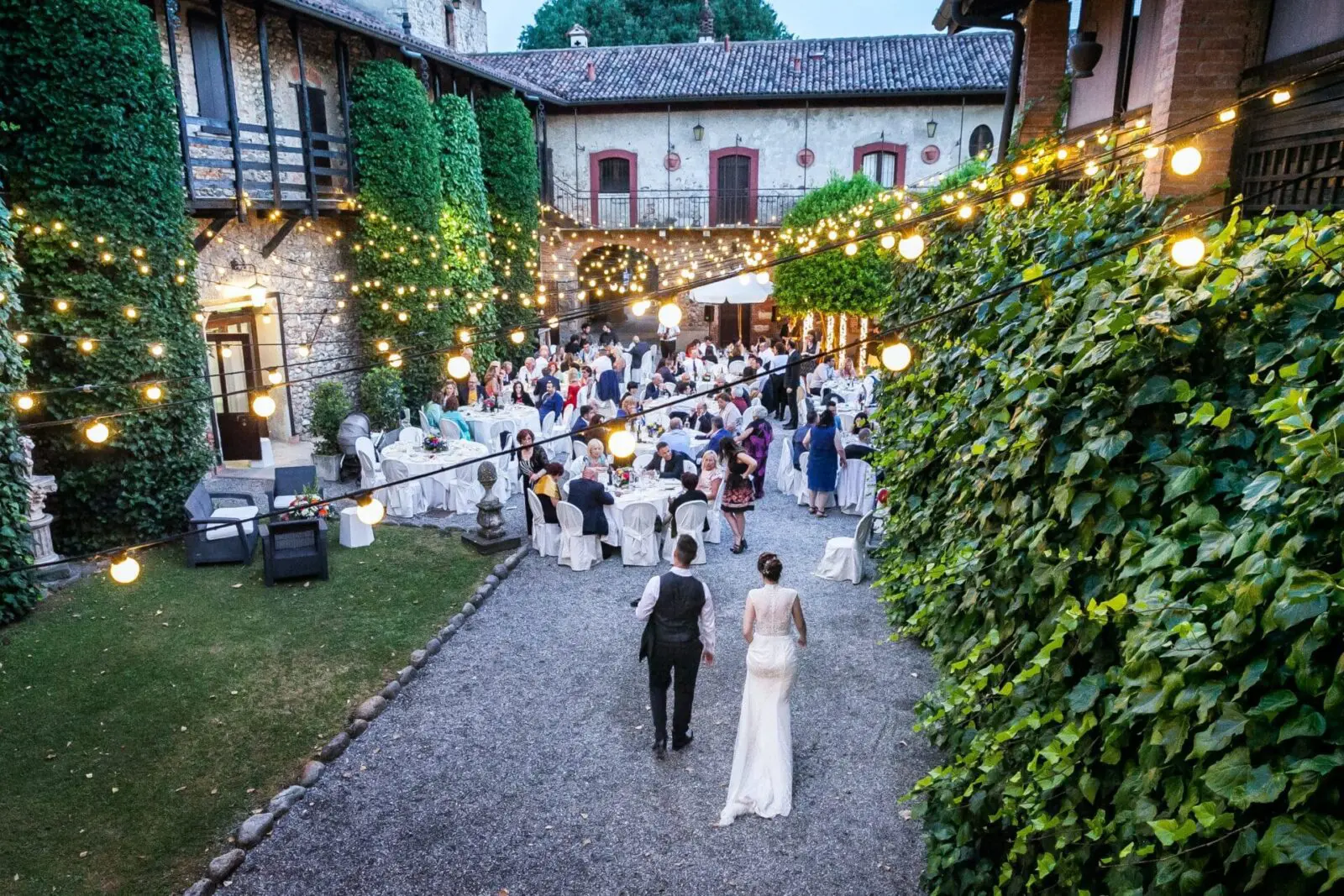 Weddings outside